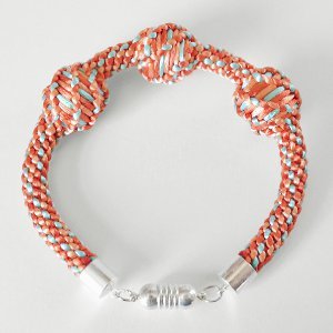 How to Kumihimo Braid Over Big Beads