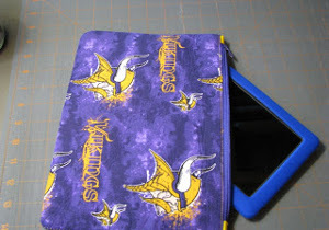 Nook Color Zip Pouch