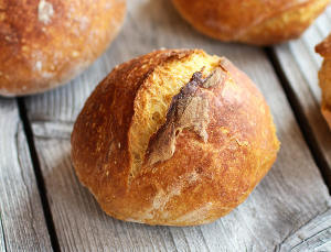 Panera Copycat No Knead Pumpkin Bread Bowls