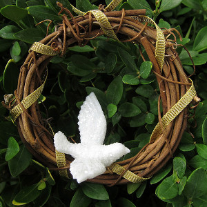 Mini Dove Wreath Ornament
