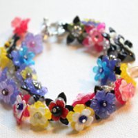 Lovely Lucite Flower Bracelet