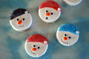 Dipped Oreo Snowmen