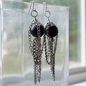 Chain Cage Pearl Earrings