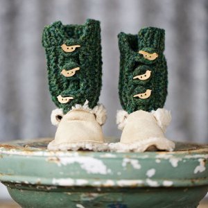 Bird Toggle Booties