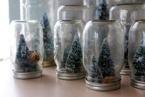 Chic Mason Jar Snow Globes