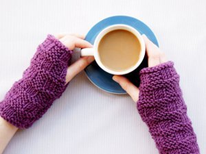 Violet Trellis Mitts