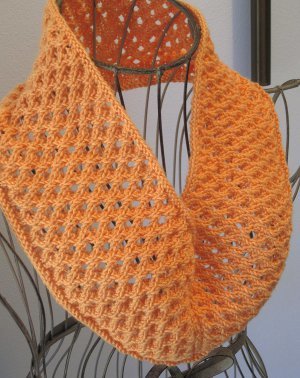 One Skein Eyelet Cowl