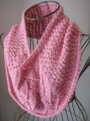 One Skein Strawberries and Cream Cowl
