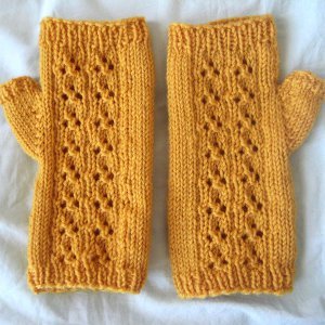 Golden Wheat Mitts