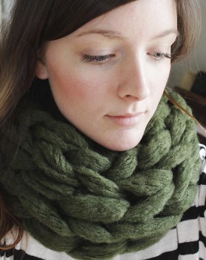 15 Minute Arm Knit Infinity Scarf