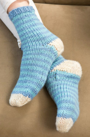 Free Red Heart Get Comfy Knit Slipper Socks Pattern