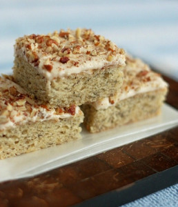 Banana Bars with Cinnamon Cream Cheese Frosting