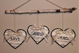 Rustic Paper and Pipe Cleaner Hanging