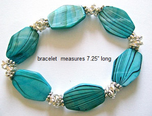 Tahiti Waters Shell Bead Bracelet