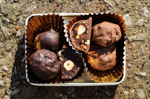 3 Ingredient Homemade Ferrero Rocher Truffles