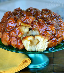 Simple Caramel Apple Monkey Bread