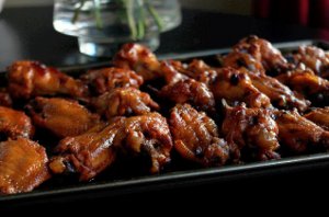 Sweet and Tangy Slow Cooker Chicken Wings