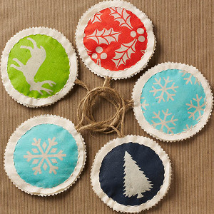 Download Free 29 Vintage Christmas Crafts Favecrafts Com PSD Mockup Template