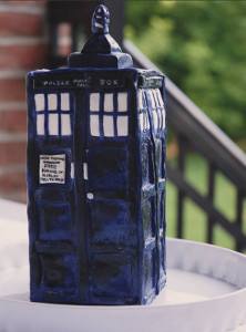 Homemade Doctor Who TARDIS Cake Tutorial