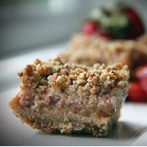 Healthy Strawberry Rhubarb Bars