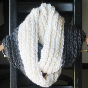 Chunky Stylish Infinity Scarf Pattern