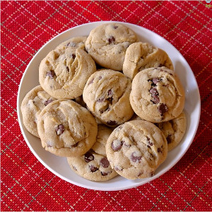 Perfect (Never Flat) Chocolate Chip Cookies | TheBestDessertRecipes.com