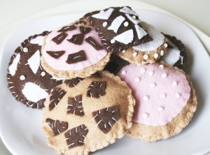 Felt Cookie Present Toppers
