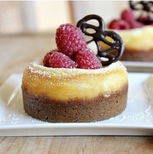 The Best Baked Mini Cheesecakes