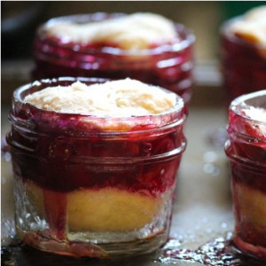 Adorable Mason Jar Cherry Pies