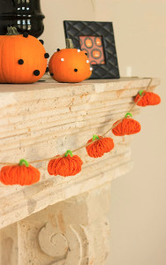 Dainty Yarn Pumpkin Garland