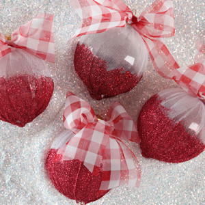 Cute DIY Shimmery Ornaments