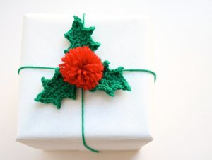 Holly Berry Gift Wrap Tutorial
