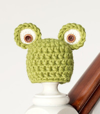 Easy Newborn Frog Hat | FaveCrafts.com