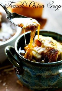 Slow Cooker Cheesy French Onion Soup