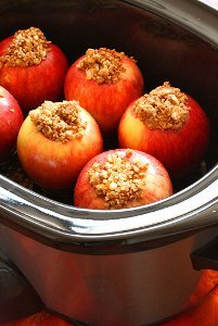 Slow Cooker Sweet Stuffed Apples