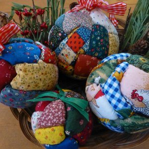 No-Sew Quilt Balls for Christmas