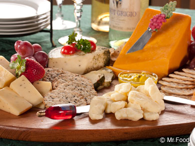 How to Build the Perfect Cheese Board