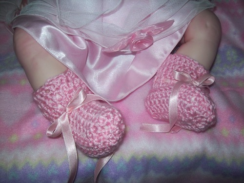 No Sew Eight Row Baby Booties