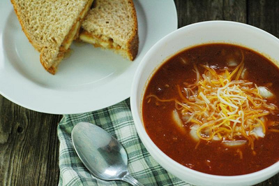 Classic Chili with Peanut Butter Sandwiches