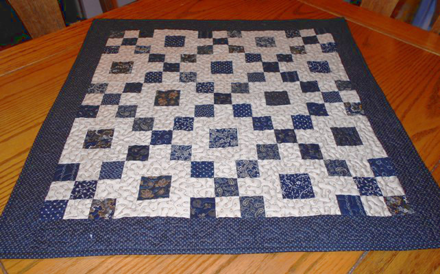 Ocean Ripples Table Topper | FaveQuilts.com