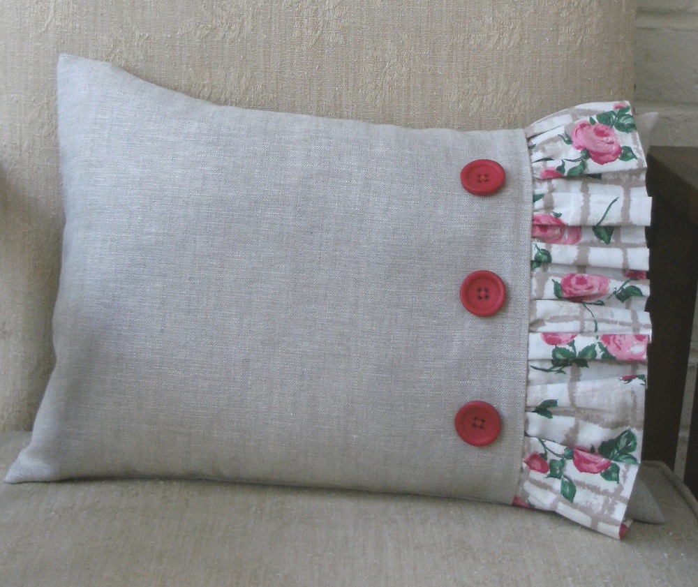 Make A Frilled Cushion AllFreeSewing make-a-frilled-cushion-allfreesewing