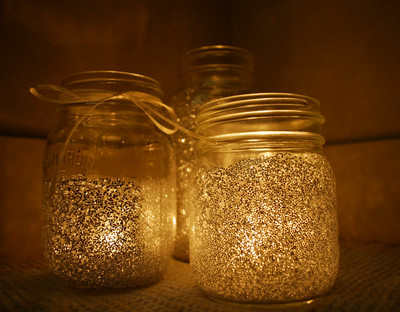 Gorgeous Glittery Mason Jars