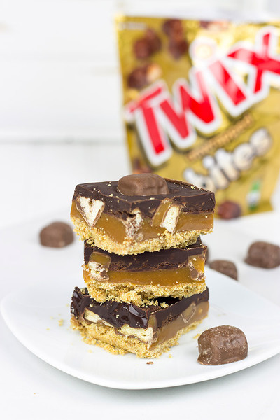 4-Layer Twix Dessert Bars