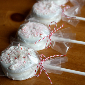 Peppermint Oreo Pops