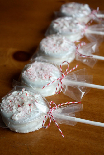 Peppermint Oreo Pops