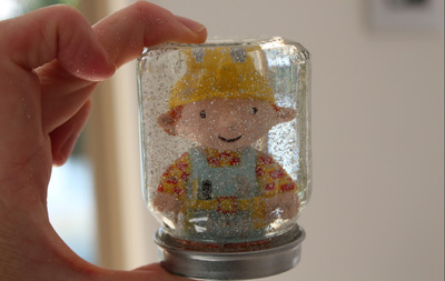 Cute and Easy Snow Globe Craft