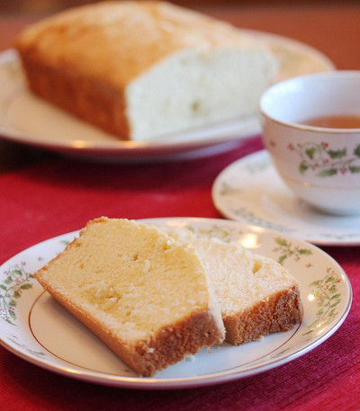 Comforting Eggnog Pound Cake