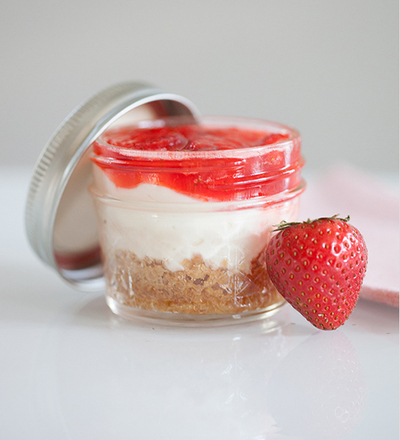 Adorable Little Mason Jar Cheesecake Bites