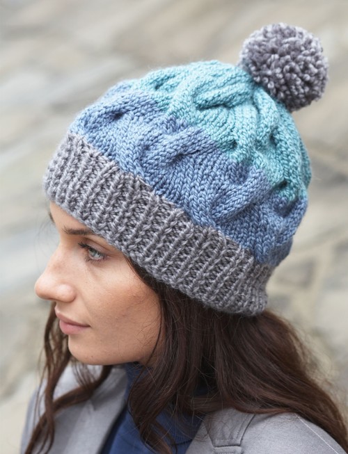 Knitting the Two-Point Hat pattern with Soft yarn