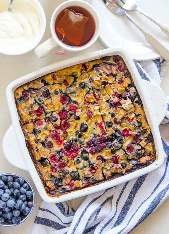 Berry Banana Breakfast Bake | FaveHealthyRecipes.com